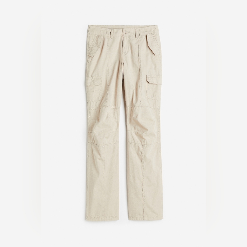 H&M Divided Low-waist Cargo Pants in Beige (US 8)
